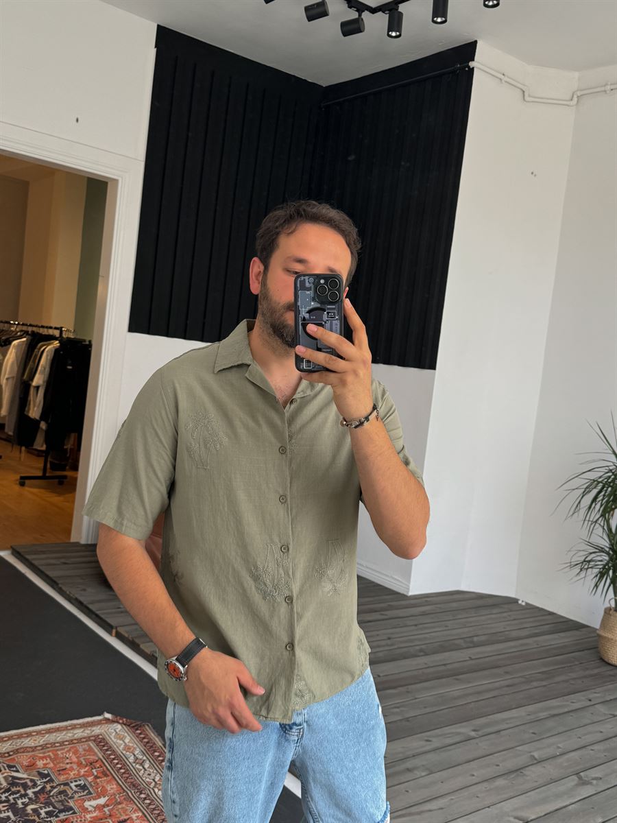 Hawaii Embroidered Shirt