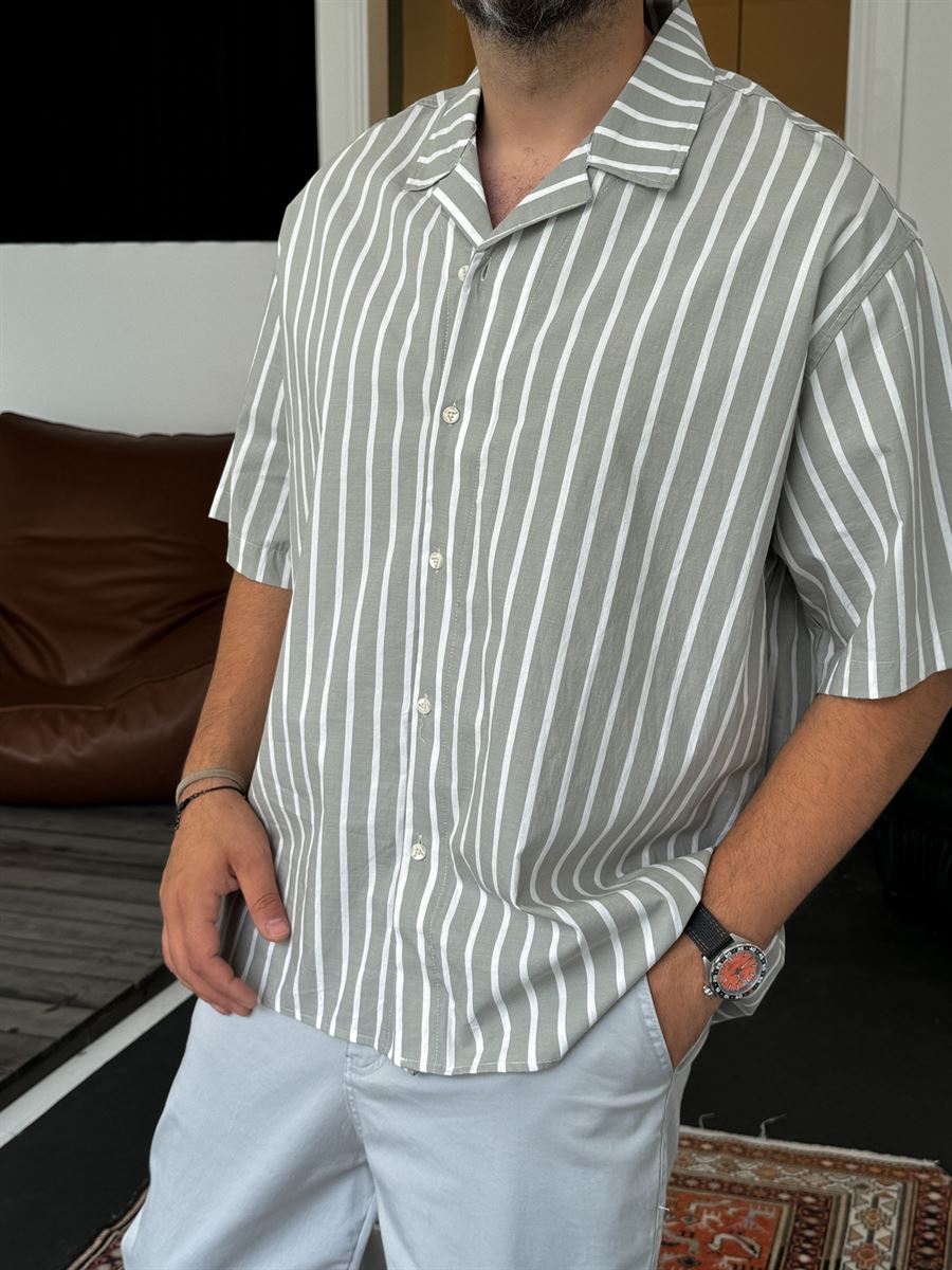 Vertically Striped Short Sleeve Shirt