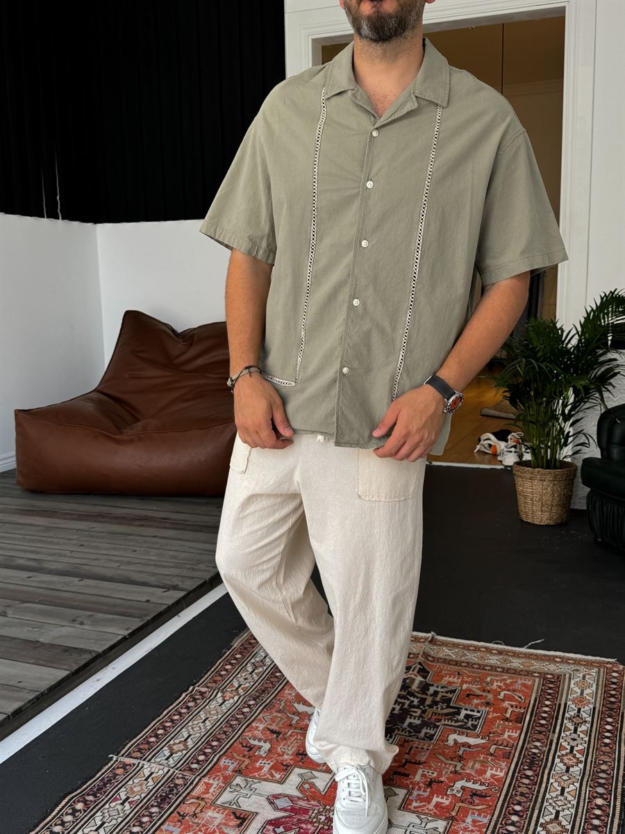 Knit Embroidered Short Sleeve Shirt