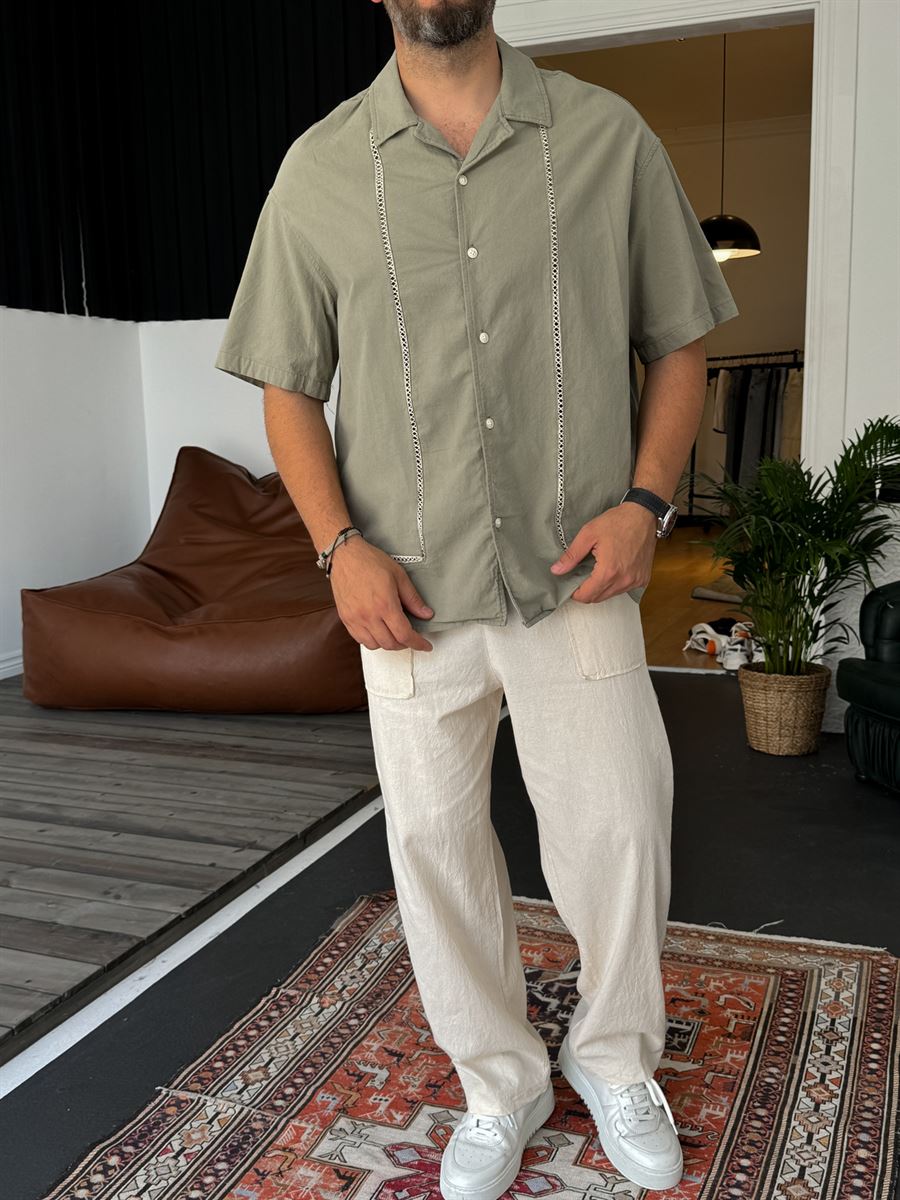 Knit Embroidered Short Sleeve Shirt