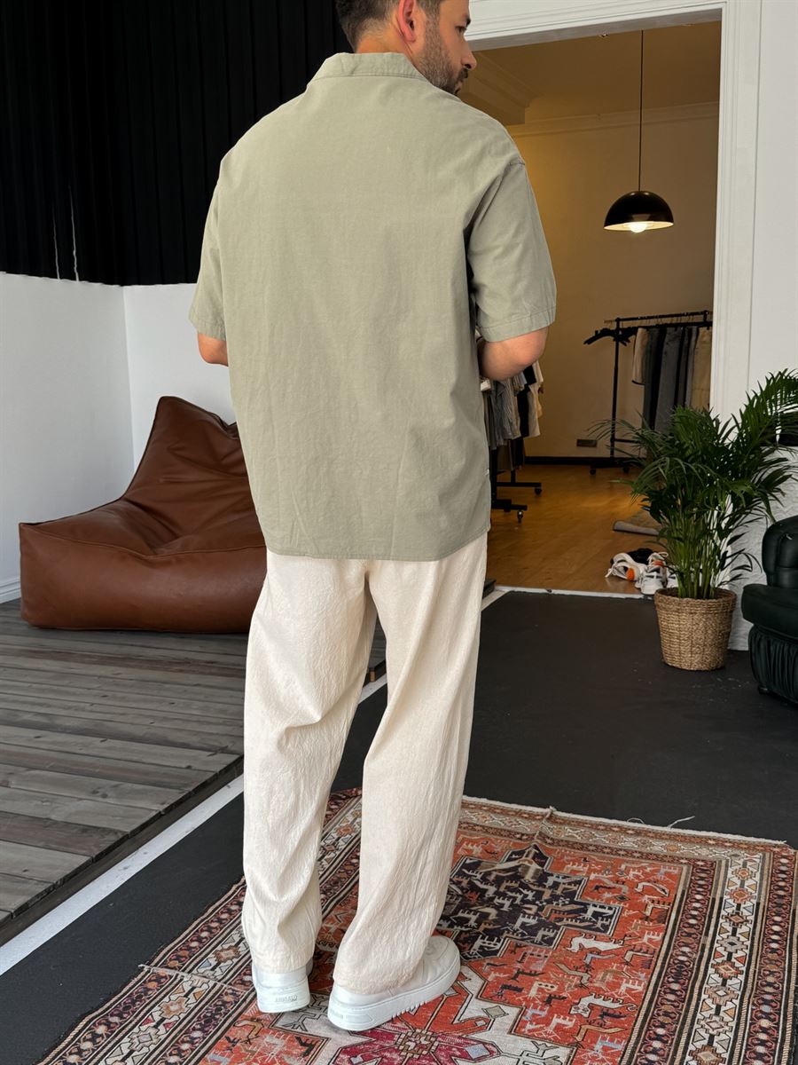 Knit Embroidered Short Sleeve Shirt