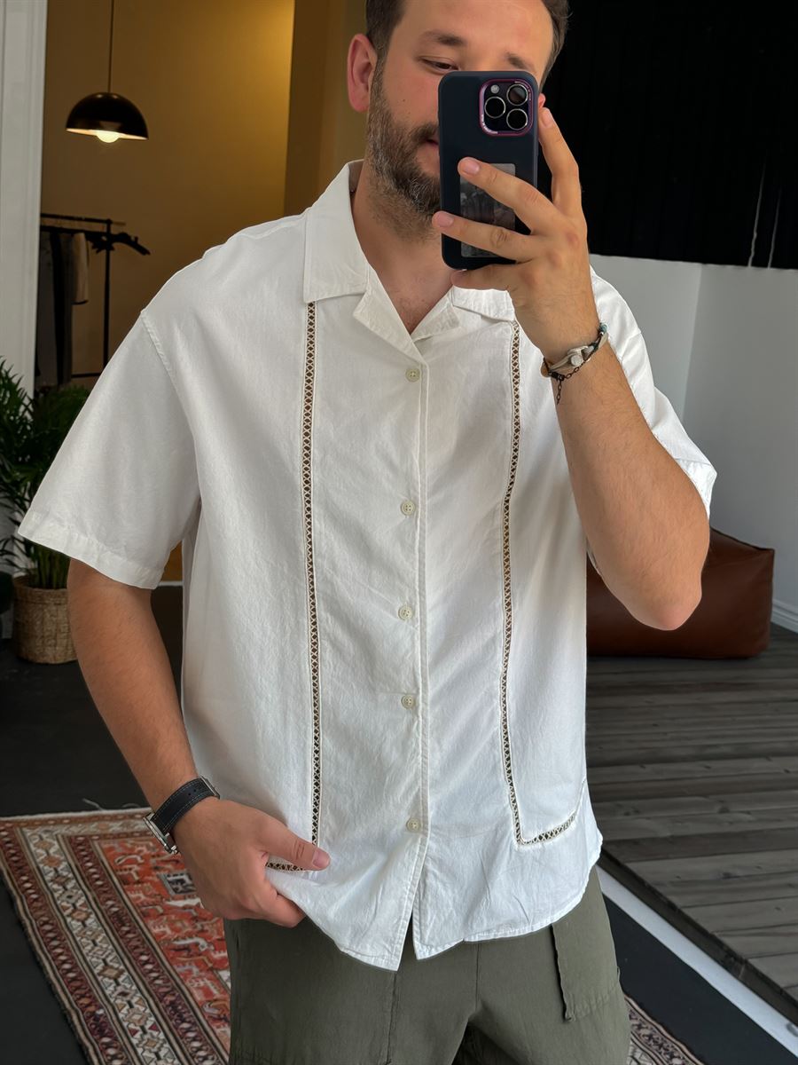 Knit Embroidered Short Sleeve Shirt