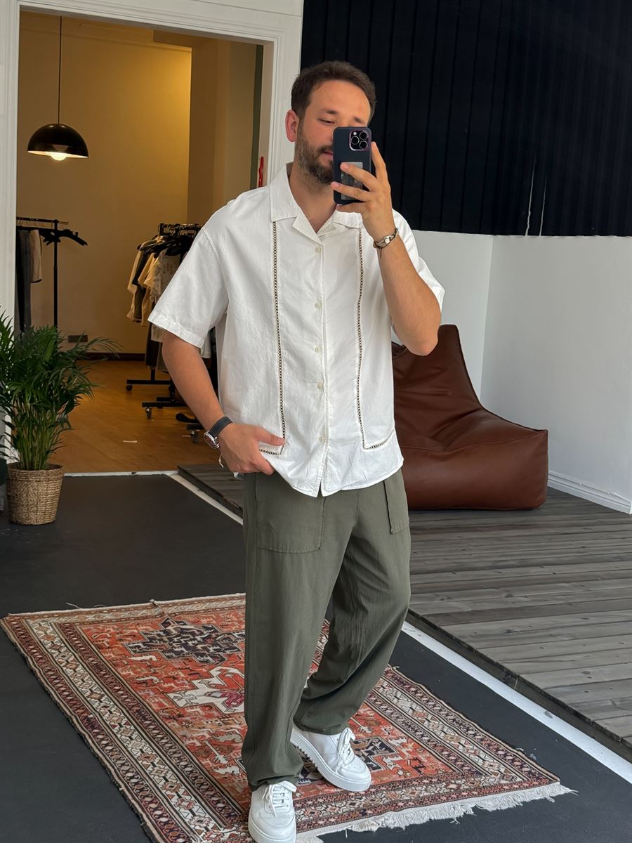 Knit Embroidered Short Sleeve Shirt