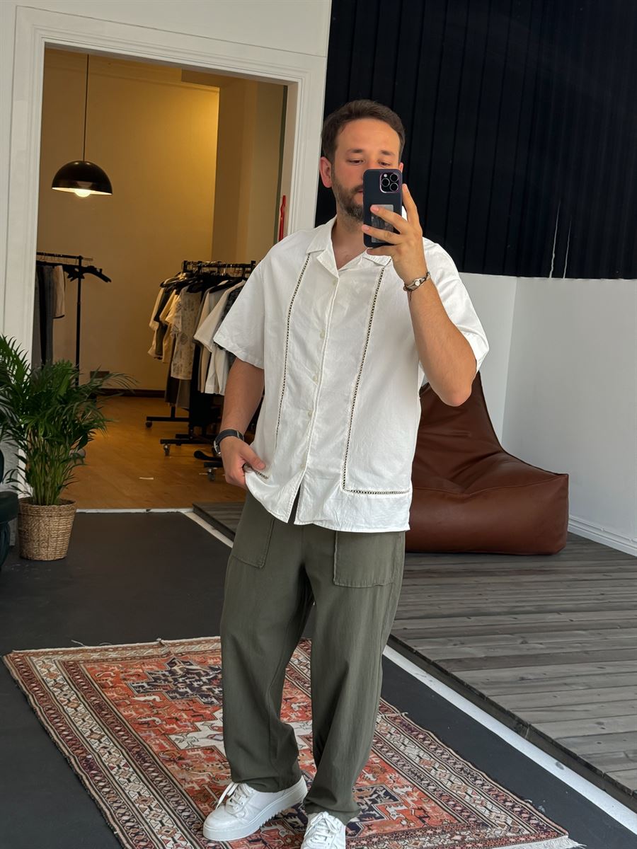 Knit Embroidered Short Sleeve Shirt