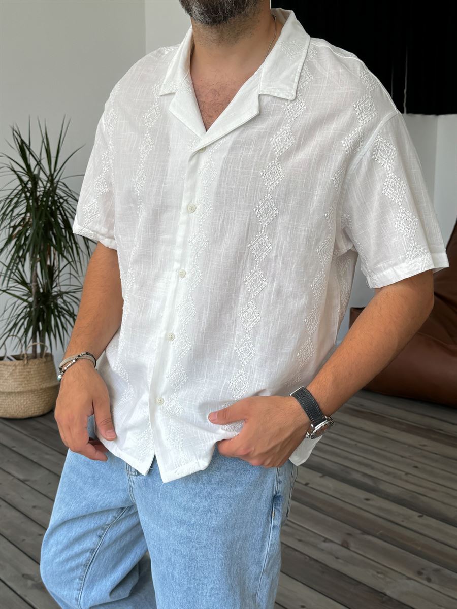 Diamond Pattern Embroidered Short Sleeve Shirt