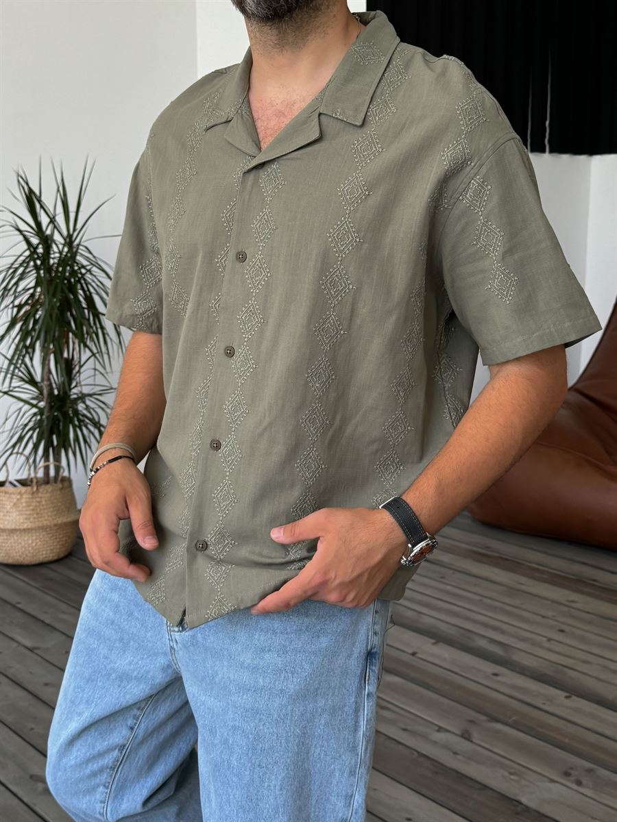 Diamond Pattern Embroidered Short Sleeve Shirt