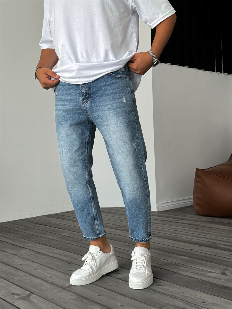 Scratched Distressed Boyfriend