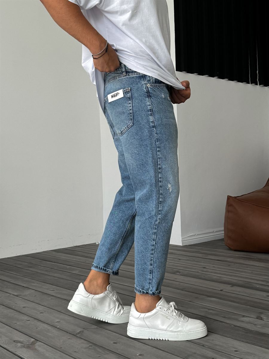 Scratched Distressed Boyfriend