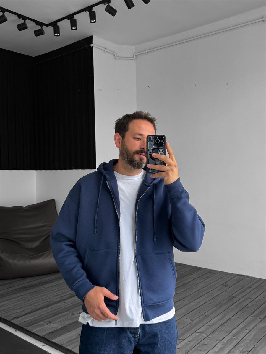 Basic Zipped Hooded Sweatshirt