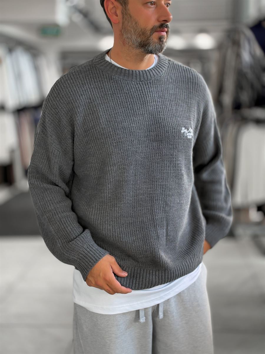 Anthracite Los Angeles Embroidered Knit Sweater PM-142