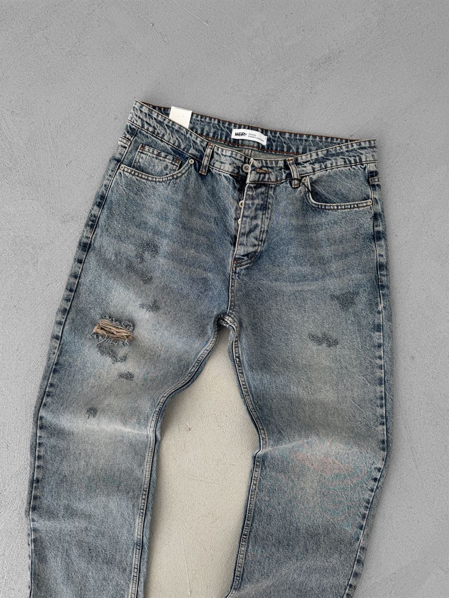 Single Distressed Baggy Jean
