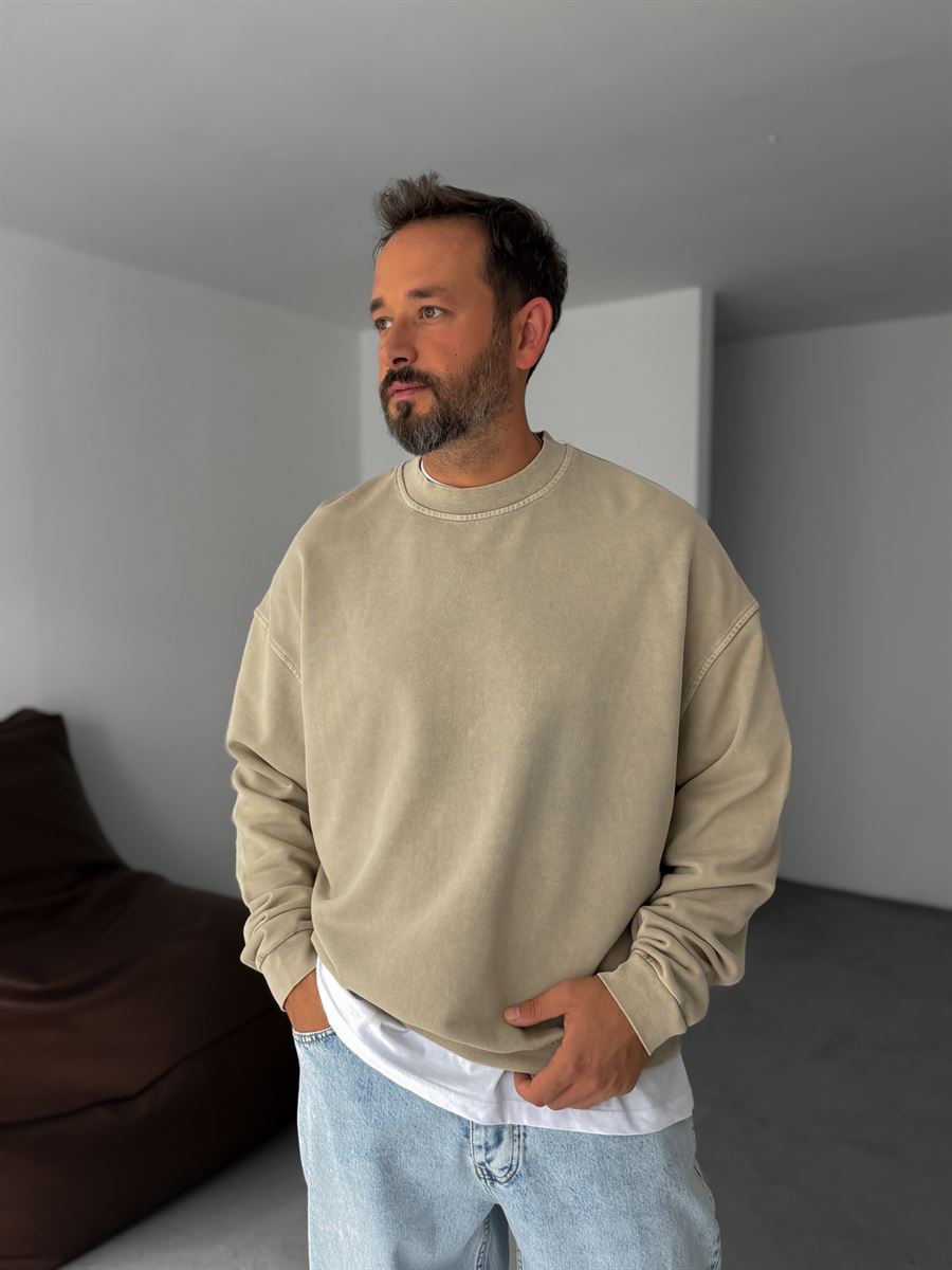 Washed Basic Sweatshirt