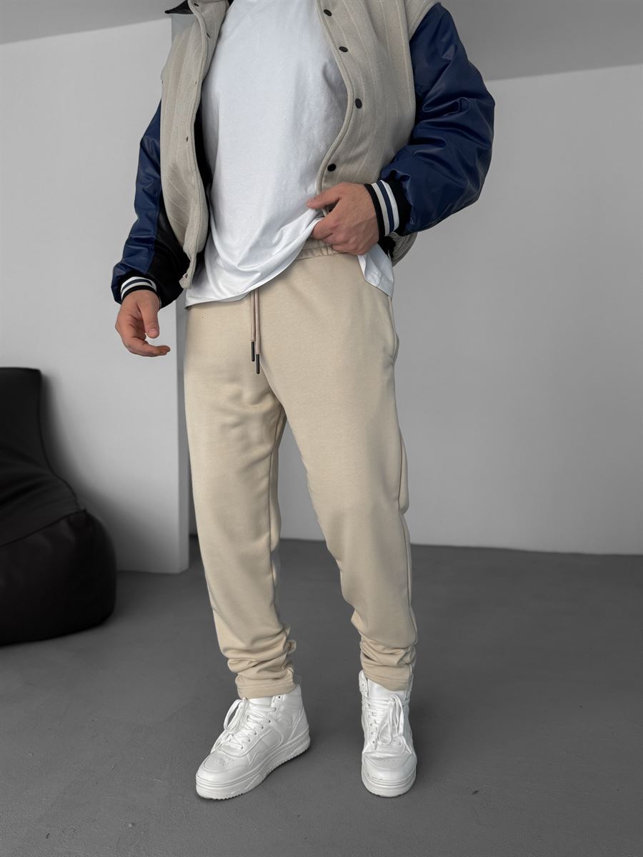 Three-Thread Relaxed Fit Sweatpants