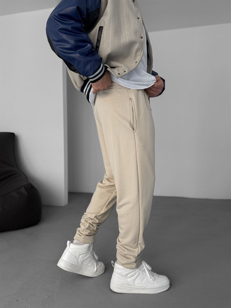 Three-Thread Relaxed Fit Sweatpants