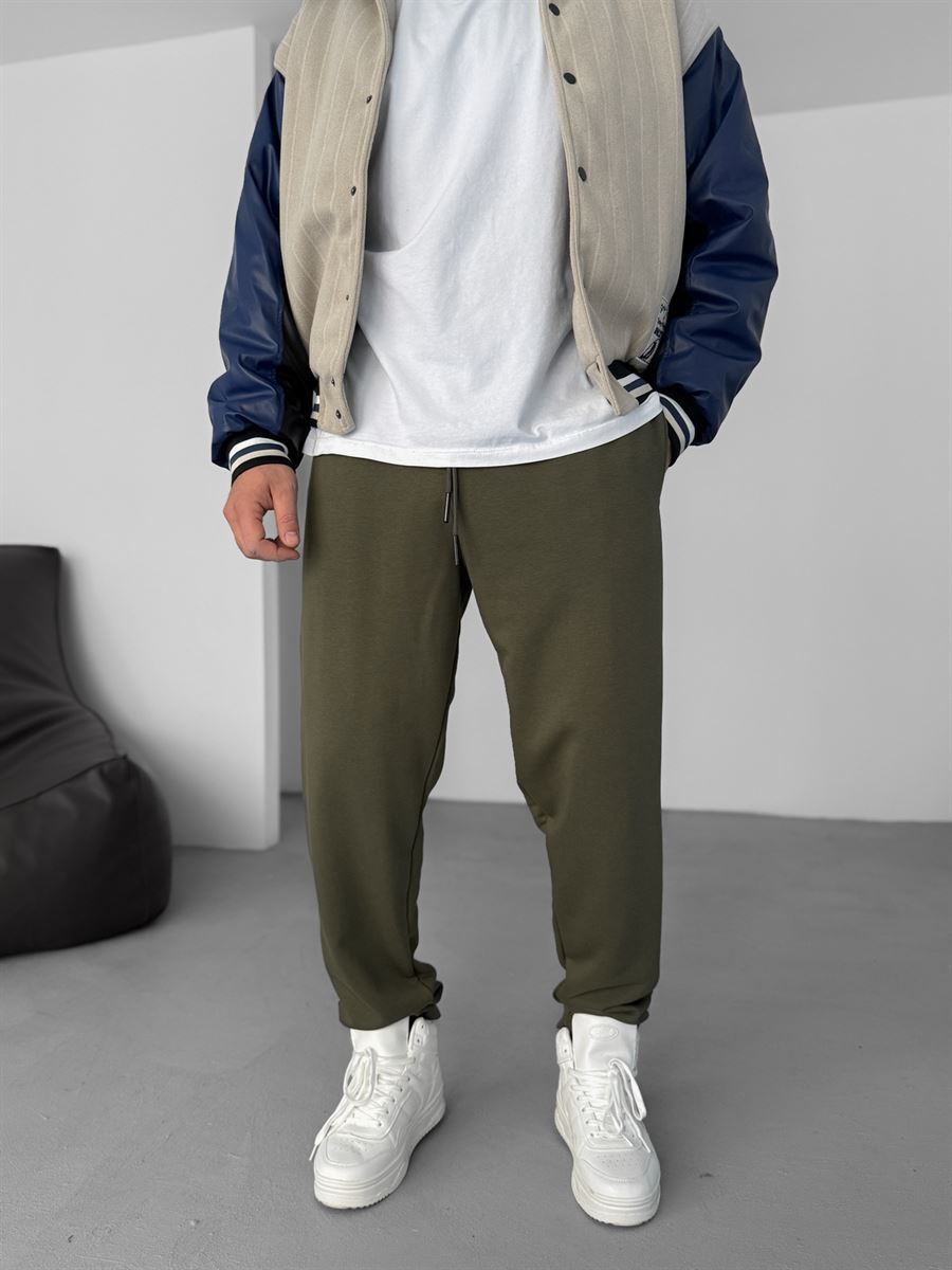 Three-Thread Relaxed Fit Sweatpants
