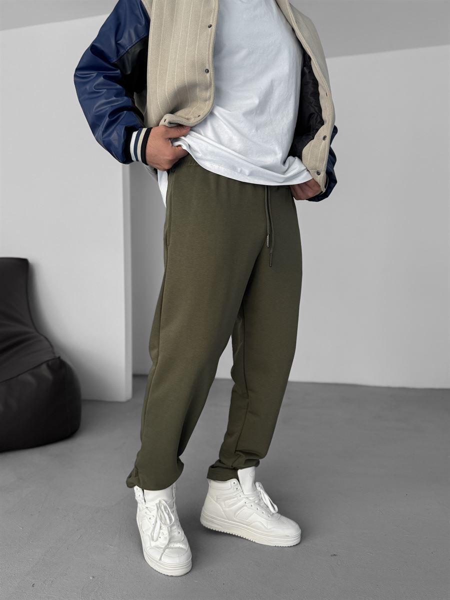 Three-Thread Relaxed Fit Sweatpants
