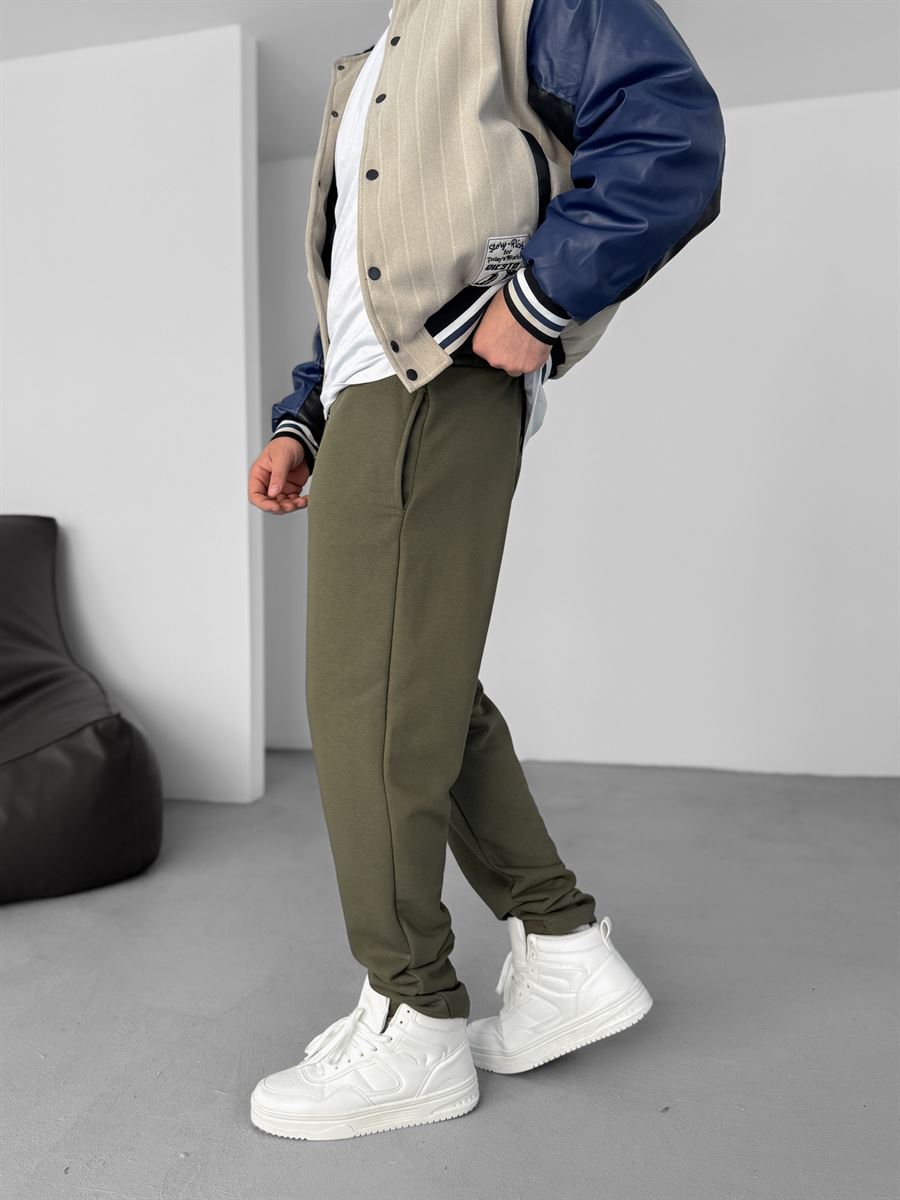 Three-Thread Relaxed Fit Sweatpants