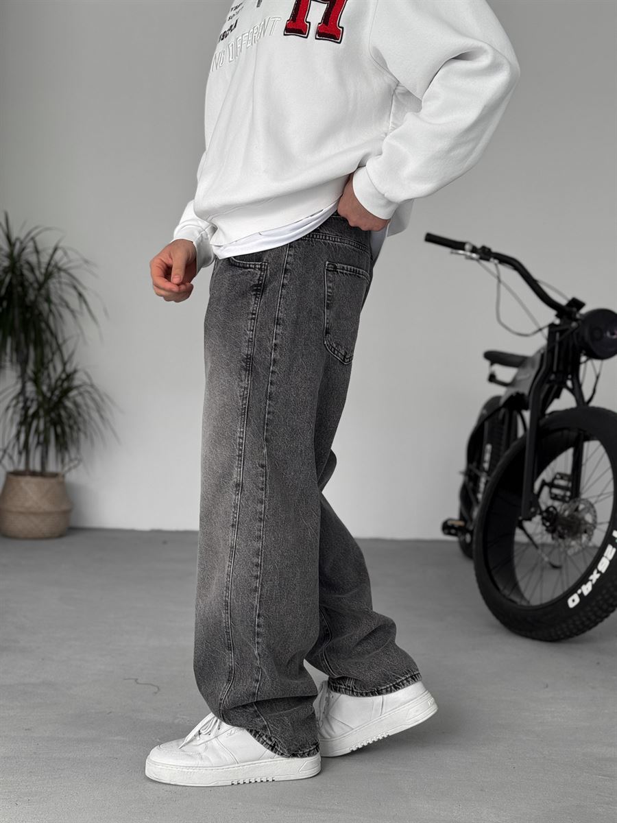 Baggy Pants with Stitching Details