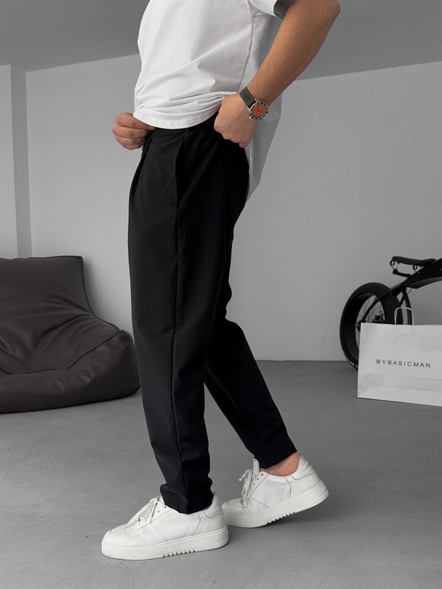 Carrot Cut Pants with Chain