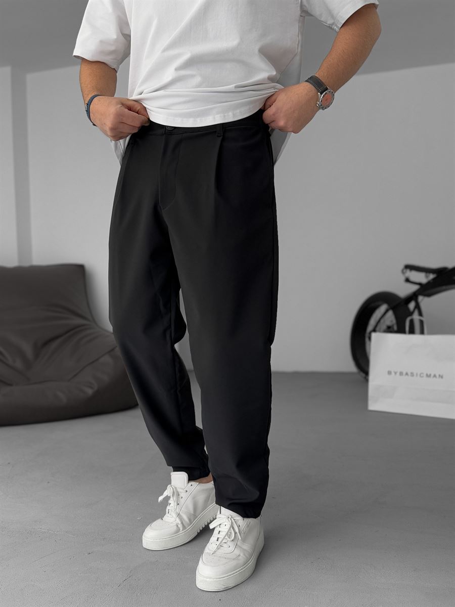 Carrot Cut Pants with Chain