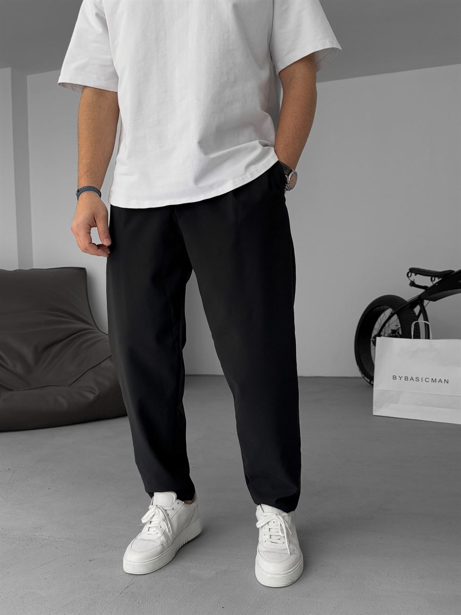 Carrot Cut Pants with Chain