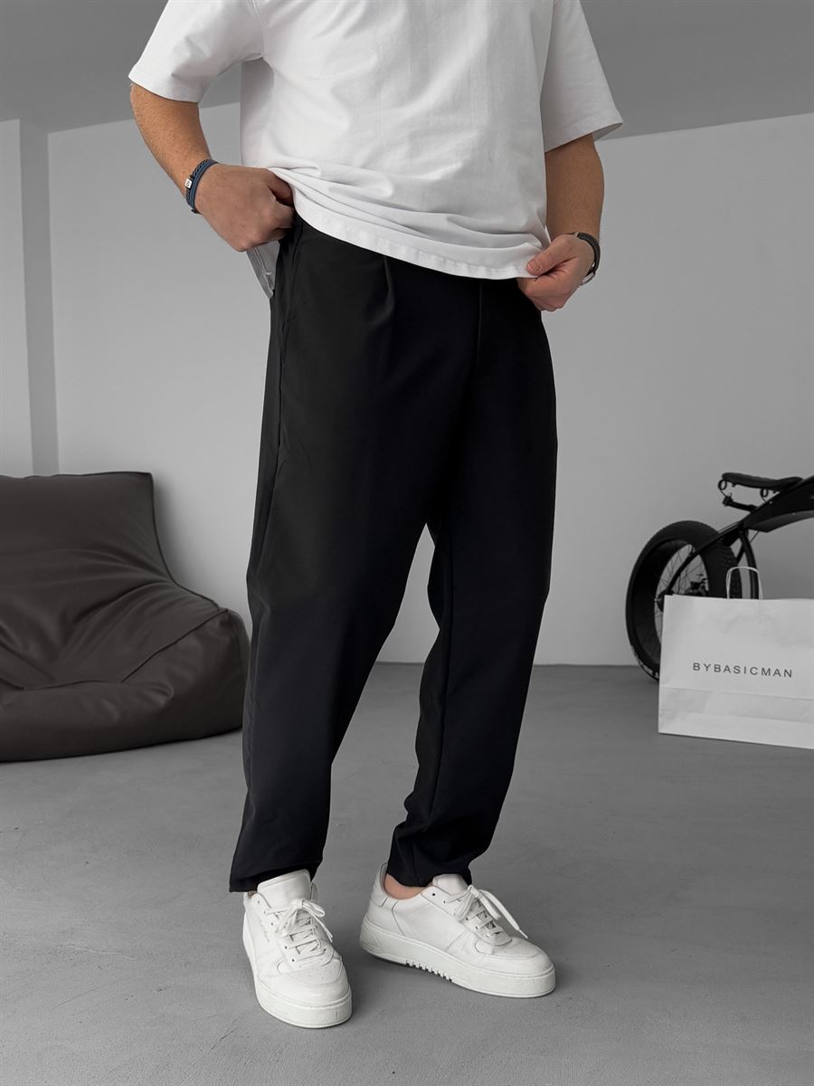 Carrot Cut Pants with Chain