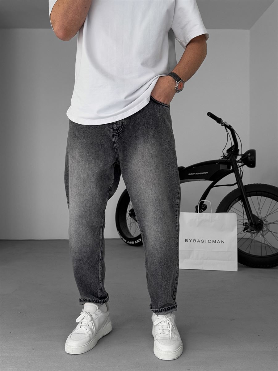 Distressed Boyfriend Jean