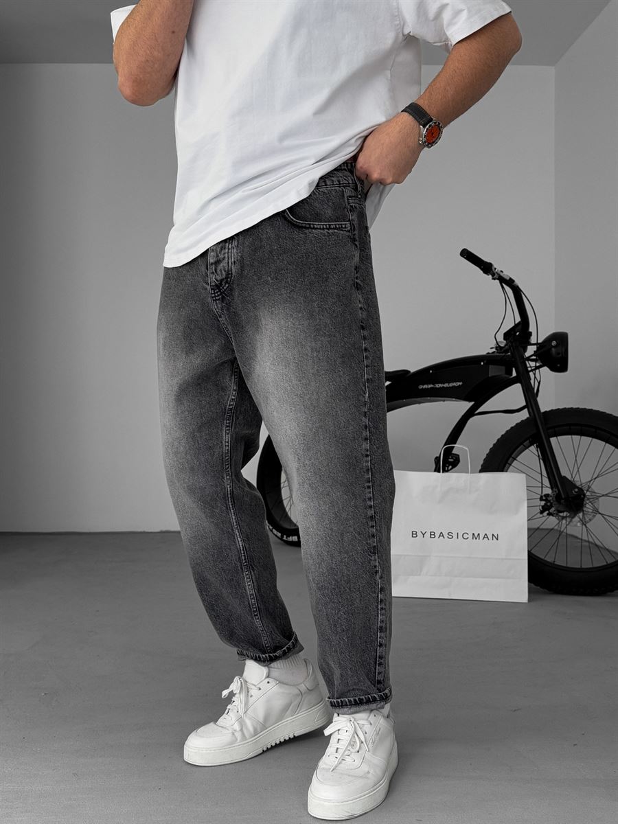 Distressed Boyfriend Jean