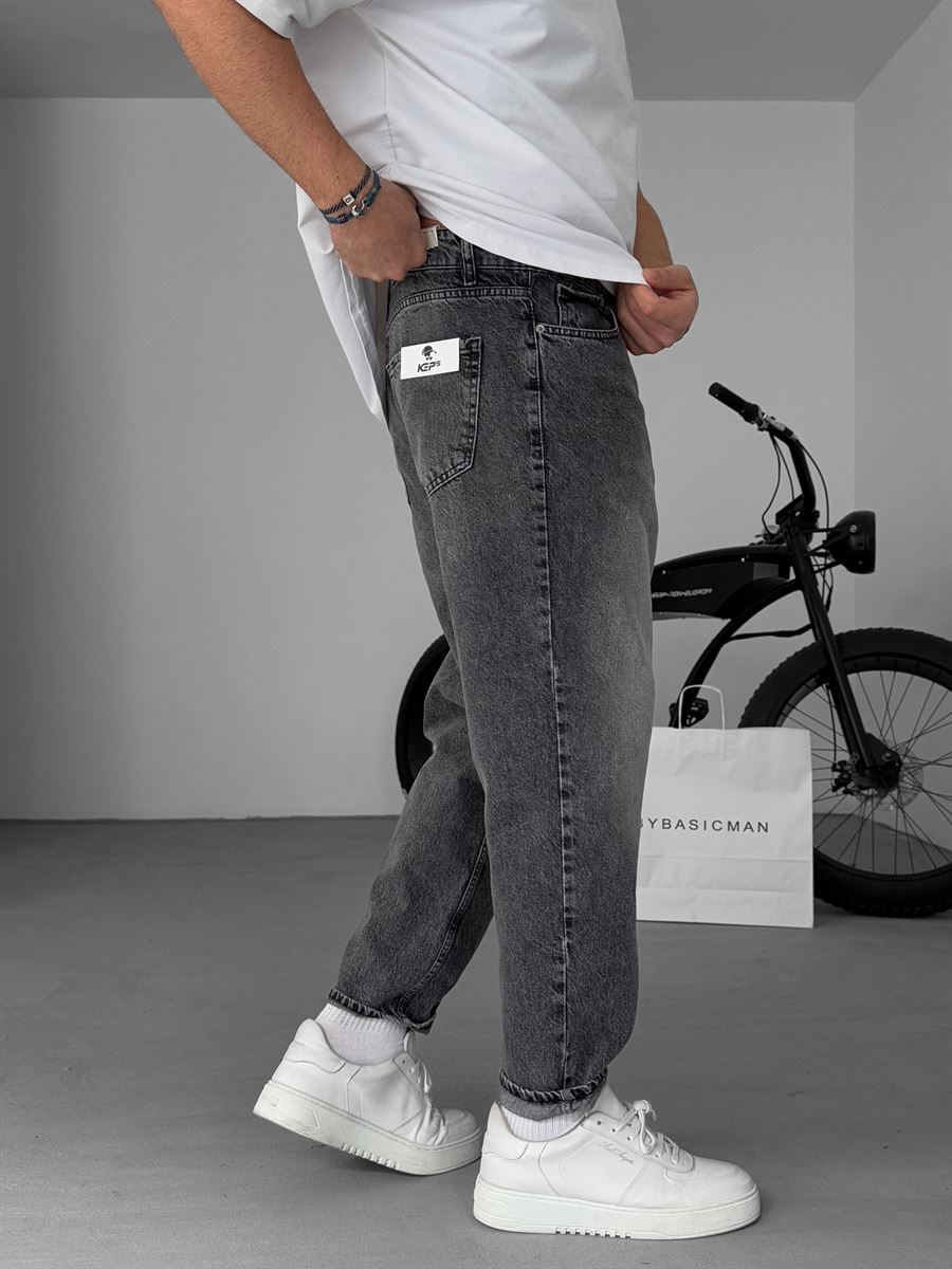 Distressed Boyfriend Jean