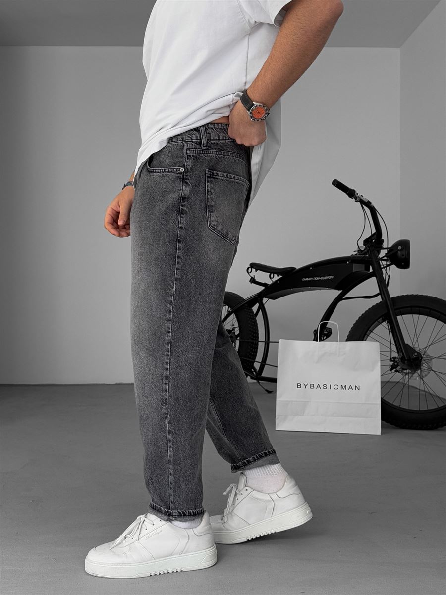 Distressed Boyfriend Jean