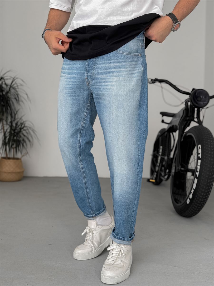 Washed Effected Boyfriend Jean