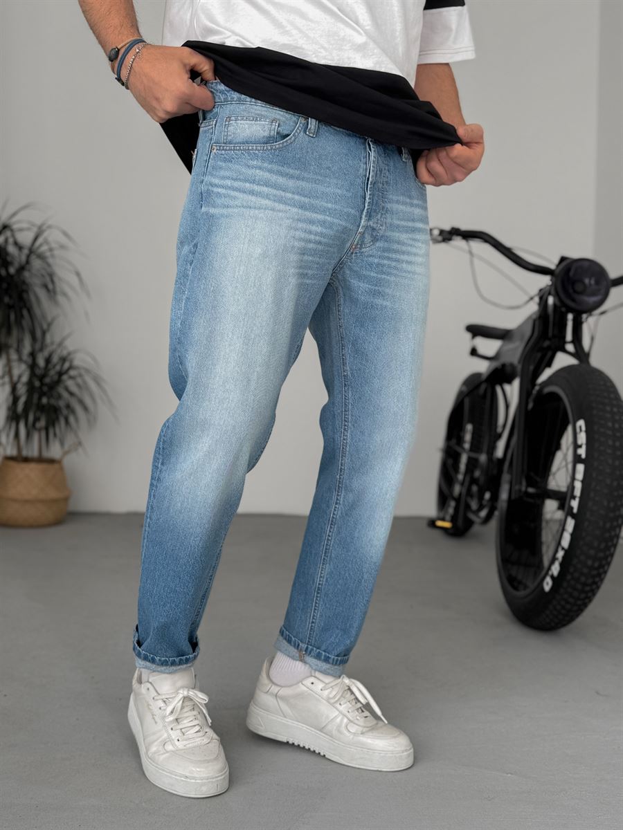 Washed Effected Boyfriend Jean