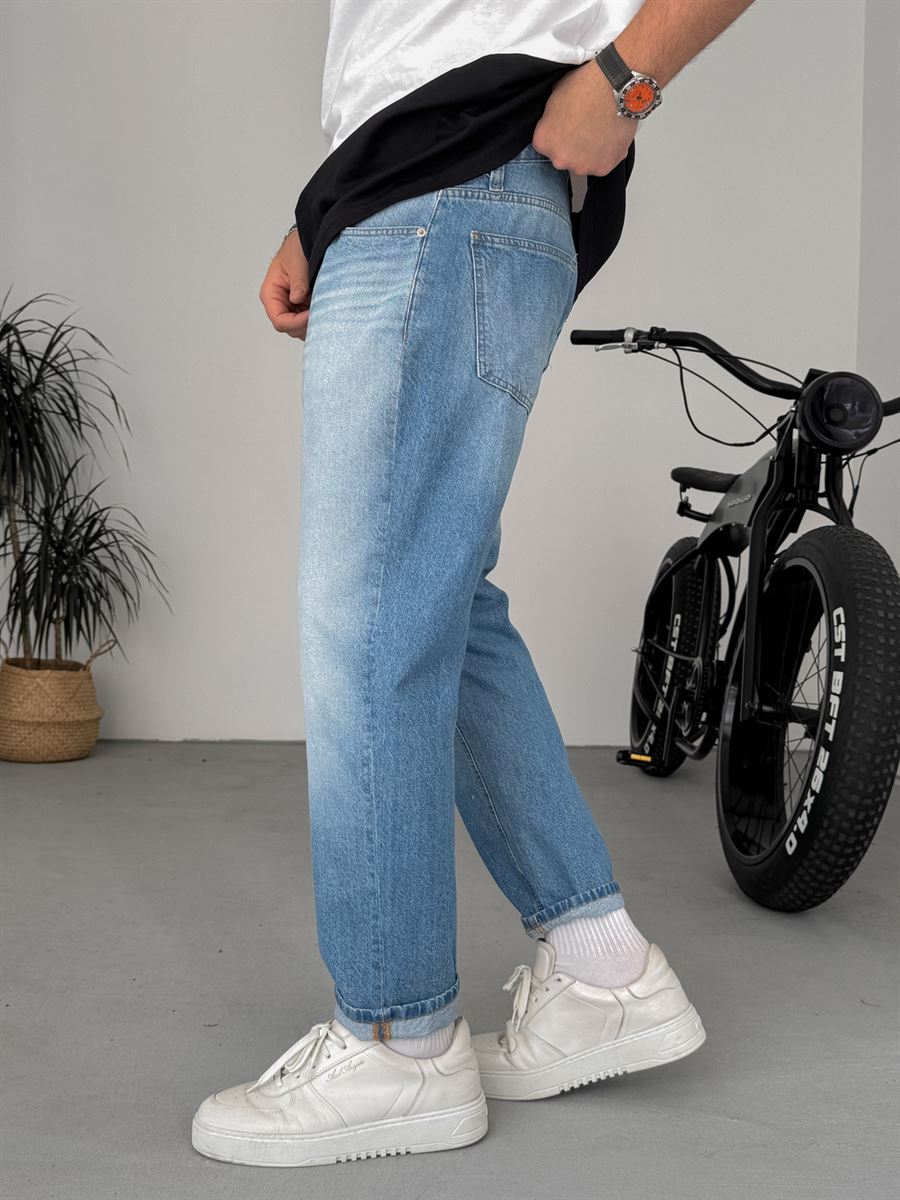 Washed Effected Boyfriend Jean