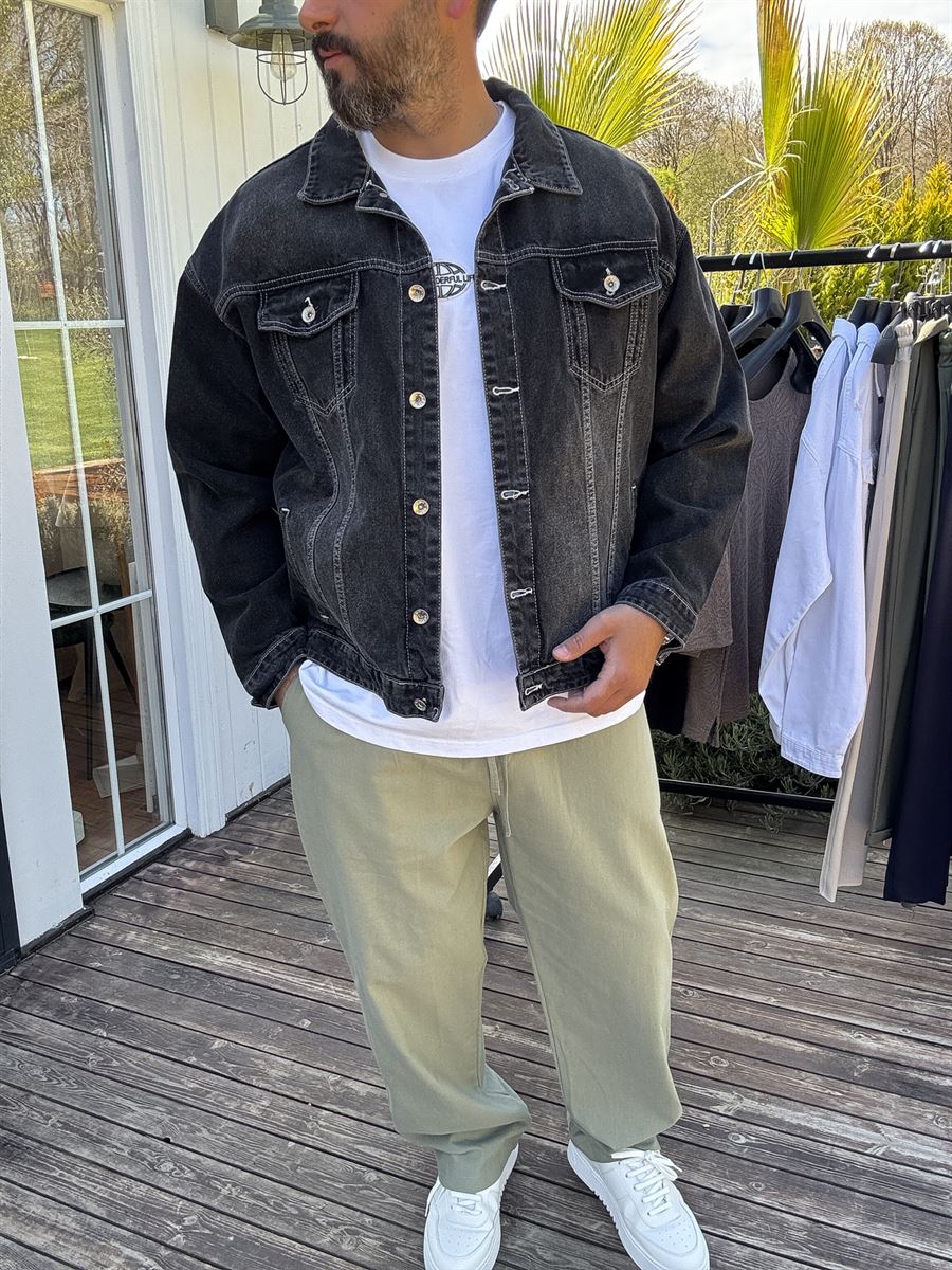 Buttoned Stitched Effected Denim Jacket