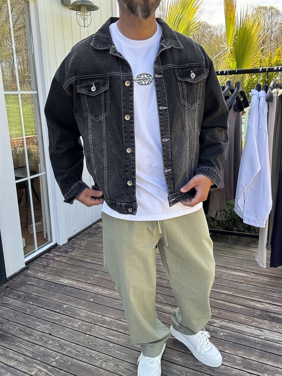 Buttoned Stitched Effected Denim Jacket