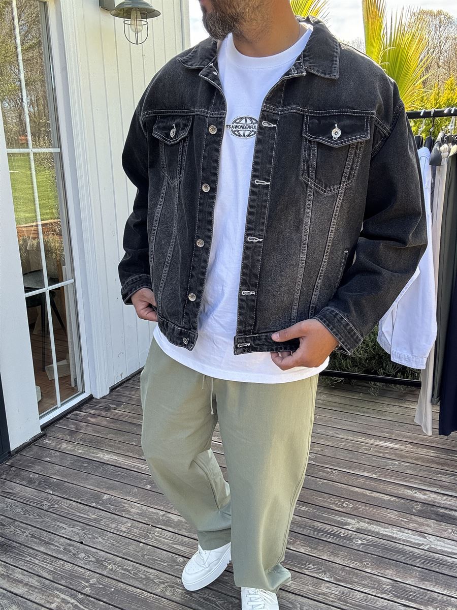 Buttoned Stitched Effected Denim Jacket