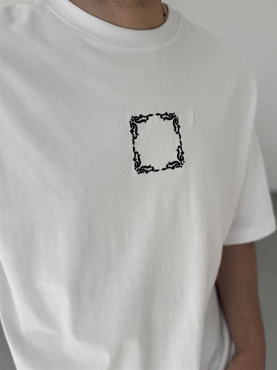 Wicker Patched Patterned Oversize T-Shirt