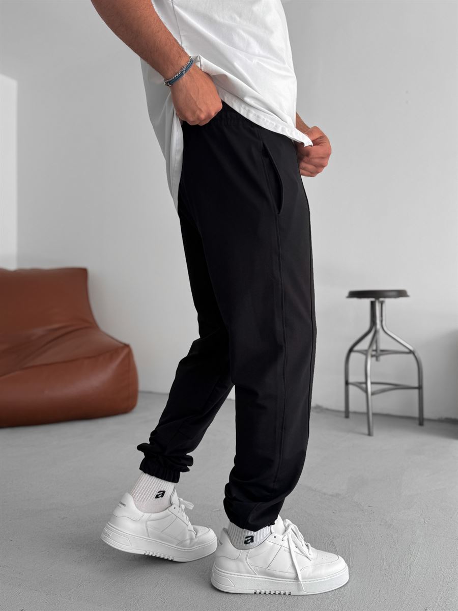 Elasticated Sweatpants with Stitching Detail