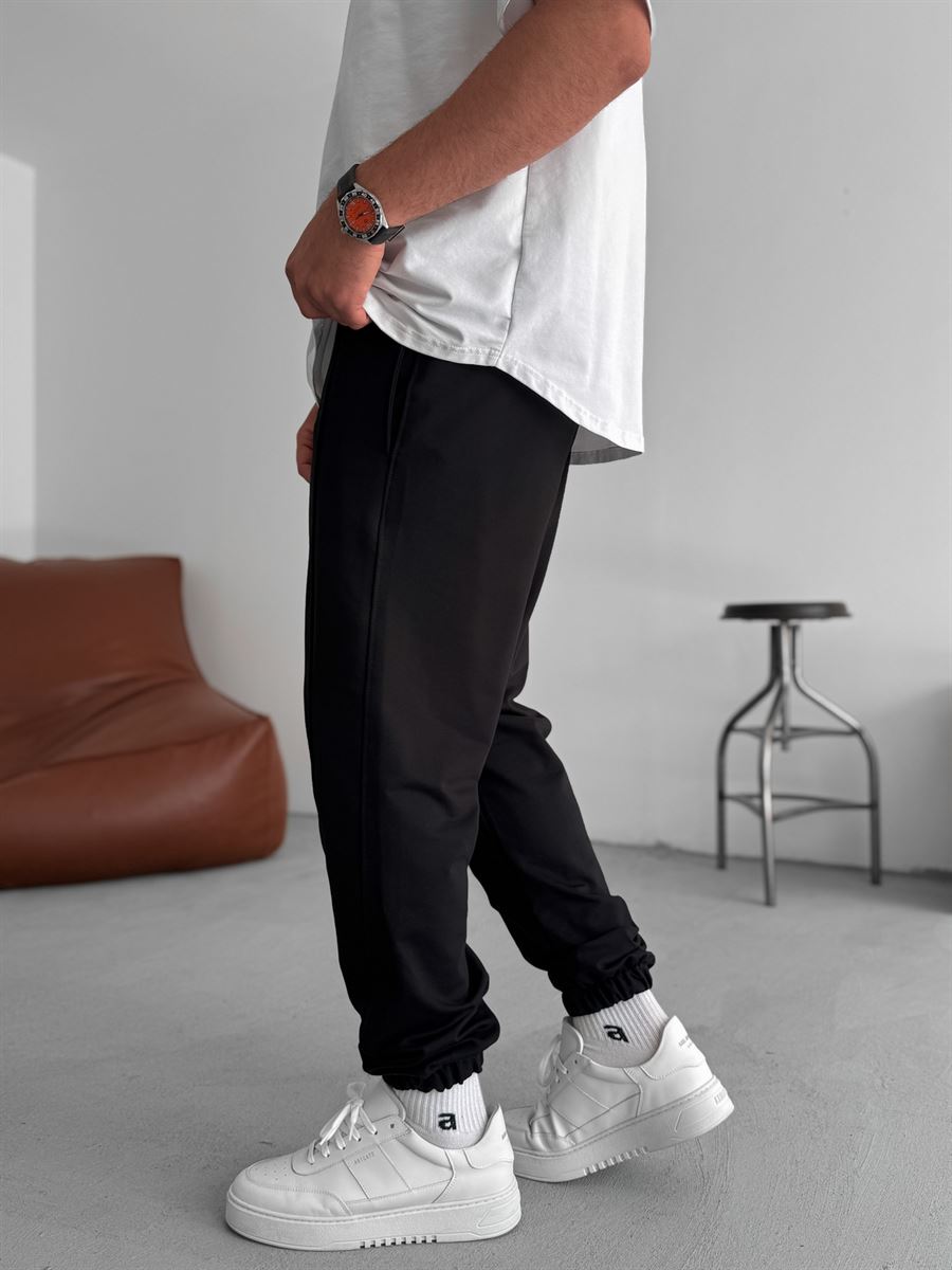 Elasticated Sweatpants with Stitching Detail