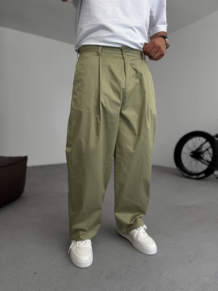 Pleated Relaxed Fit Pants