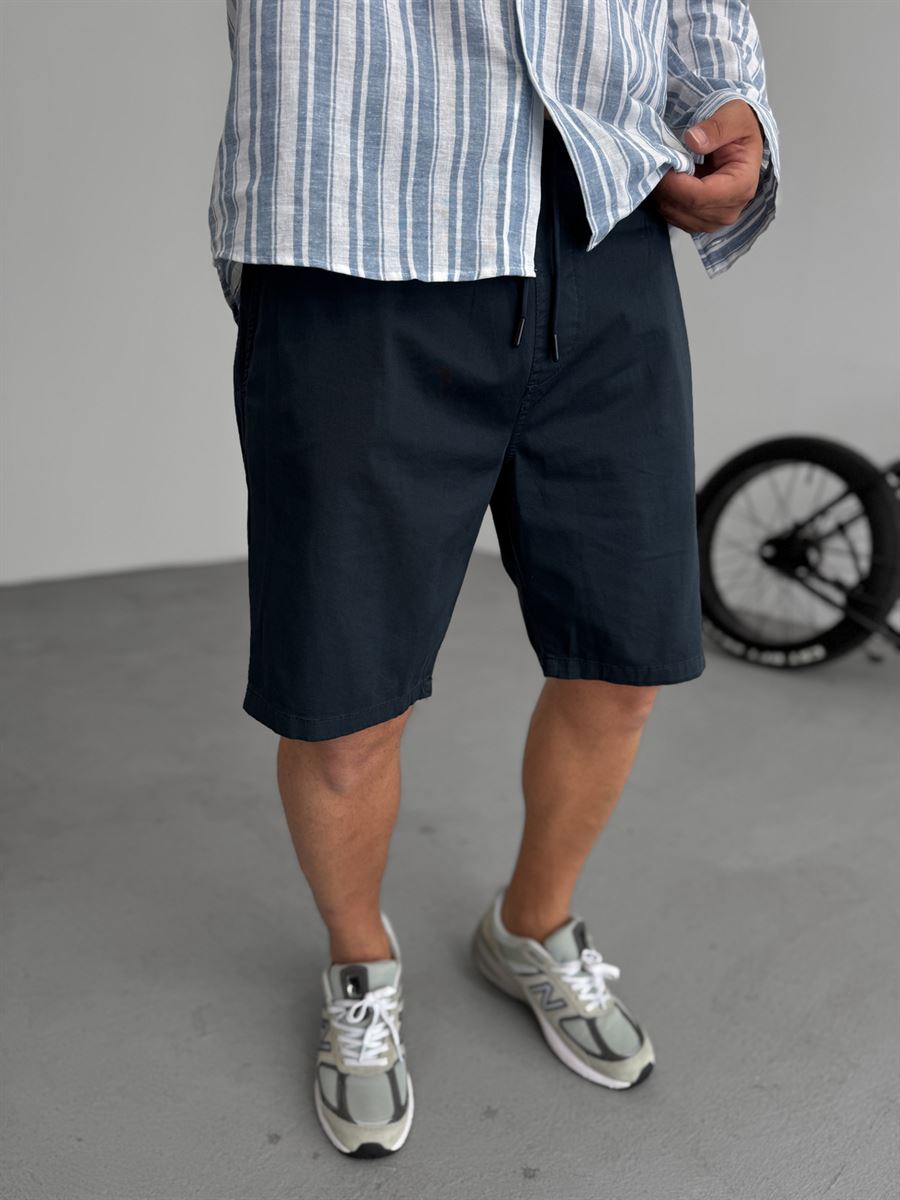 Thin Basic Gabardine Shorts