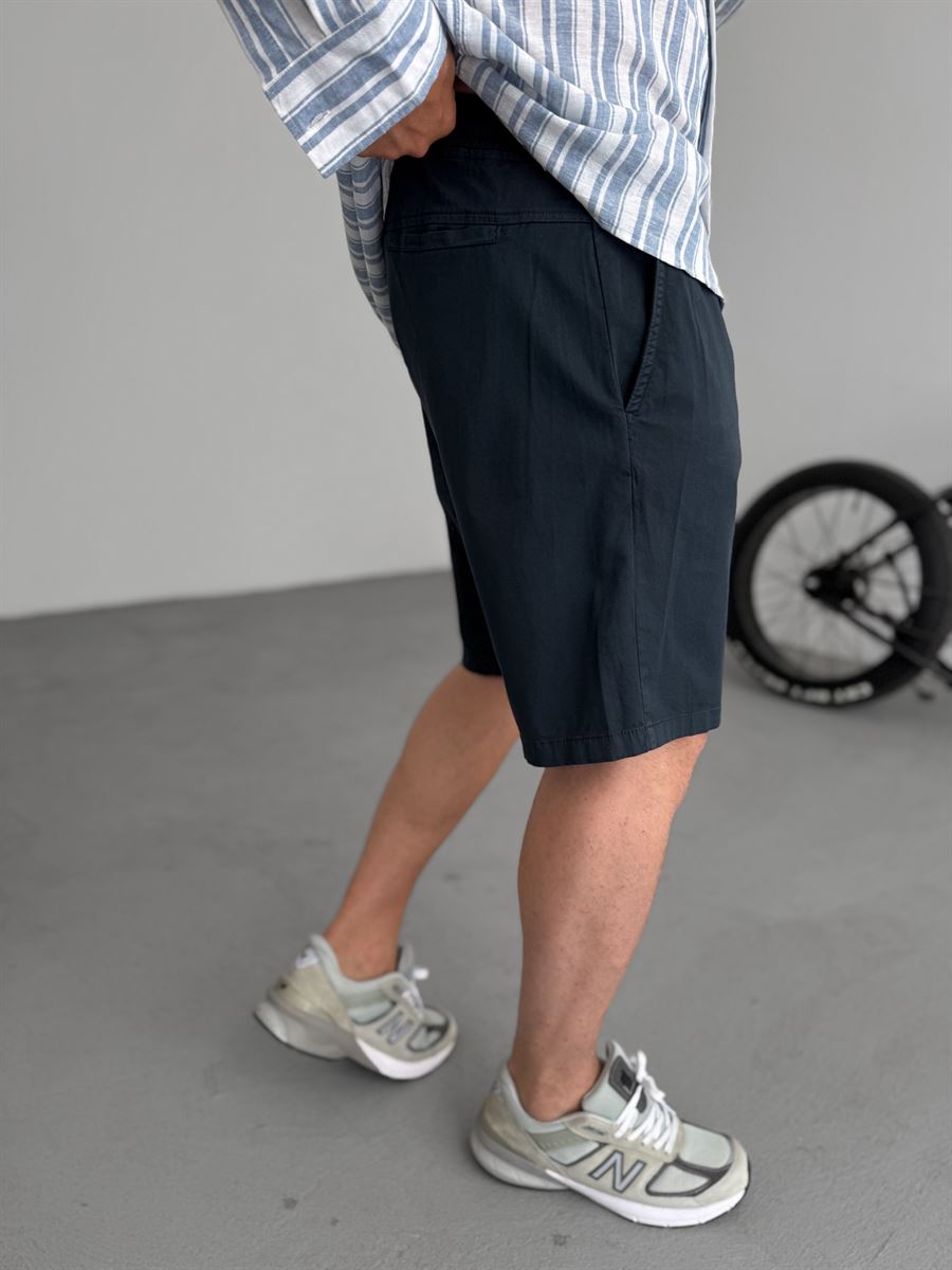 Thin Basic Gabardine Shorts