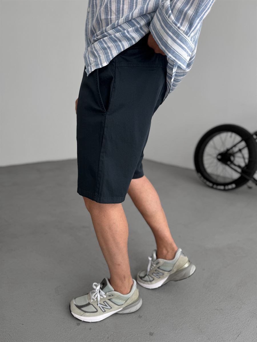 Thin Basic Gabardine Shorts