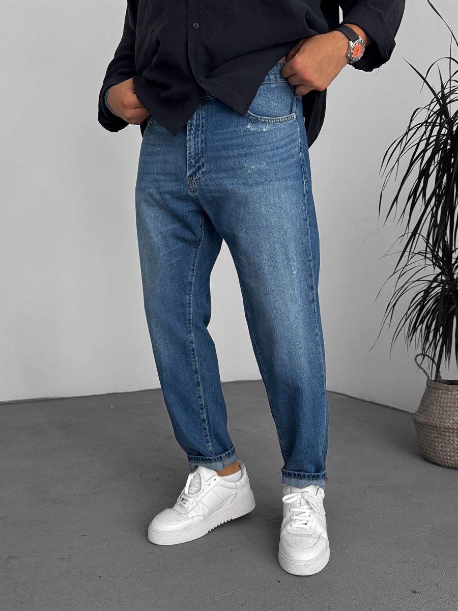 Scratched Distressed Washed Boyfriend