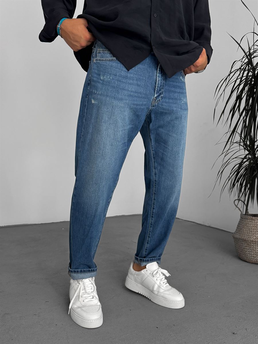 Scratched Distressed Washed Boyfriend