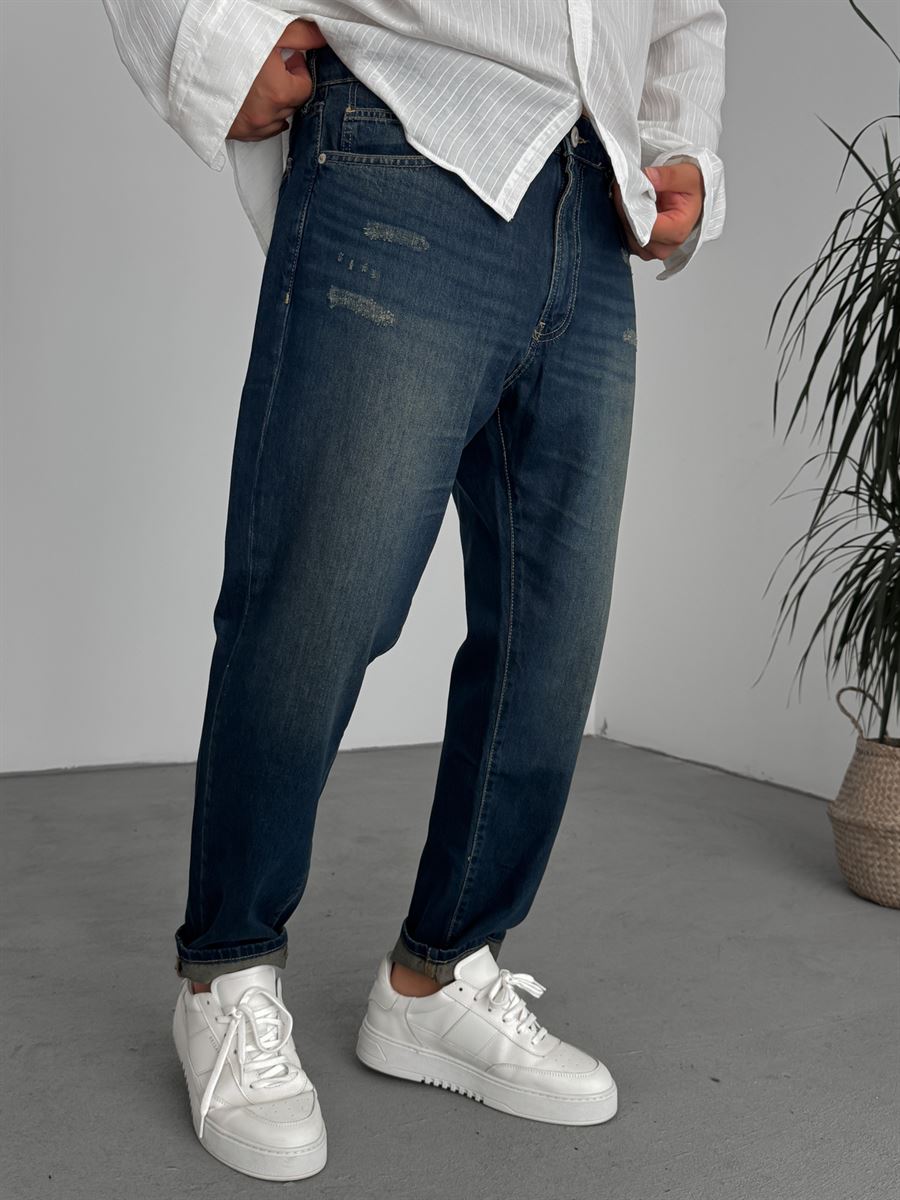 Scratched Distressed Washed Boyfriend