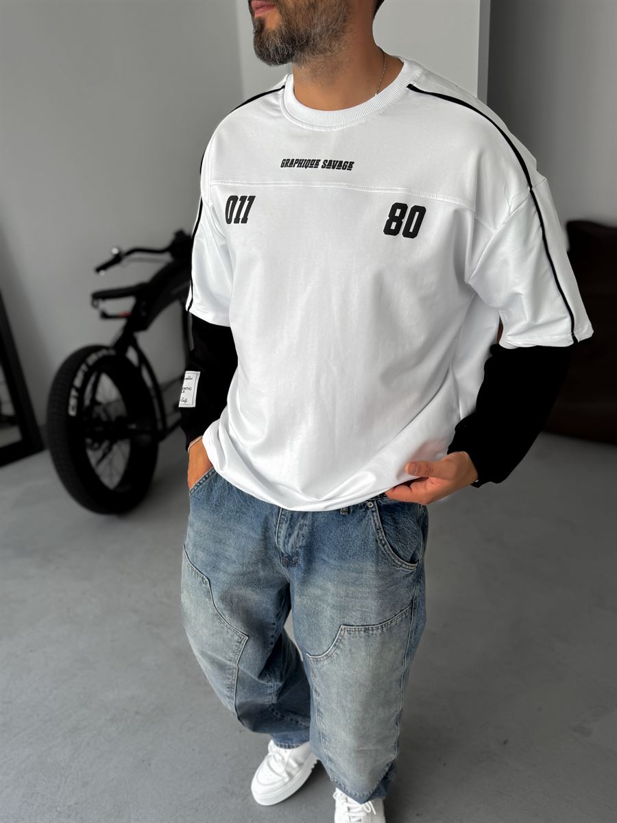 Graphique Embossed Patchwork Sweatshirt