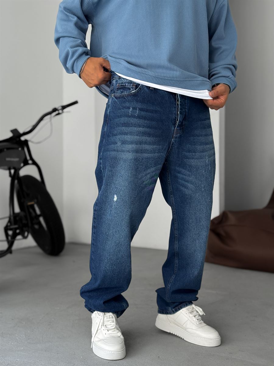 Distressed Detail Baggy Jean