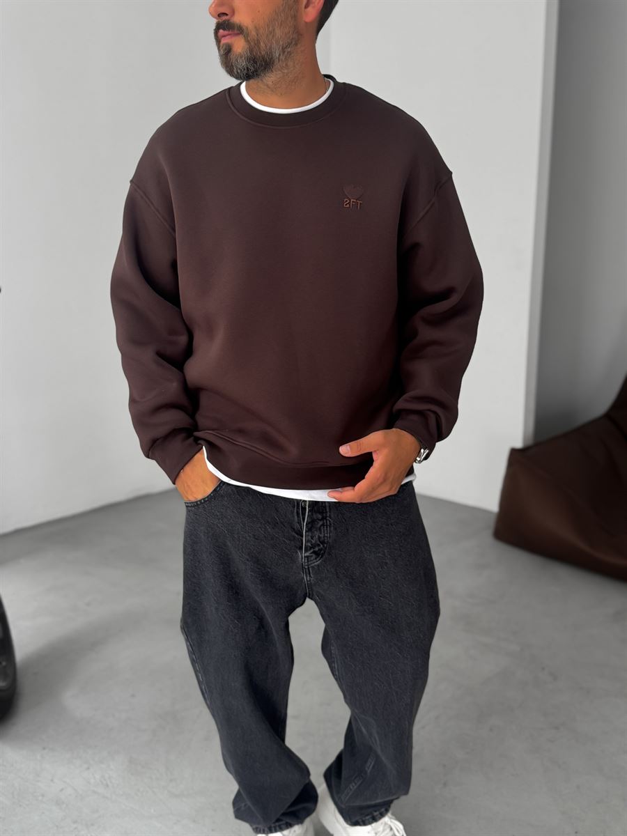 Heart Embroidered Basic Oversize Sweatshirt