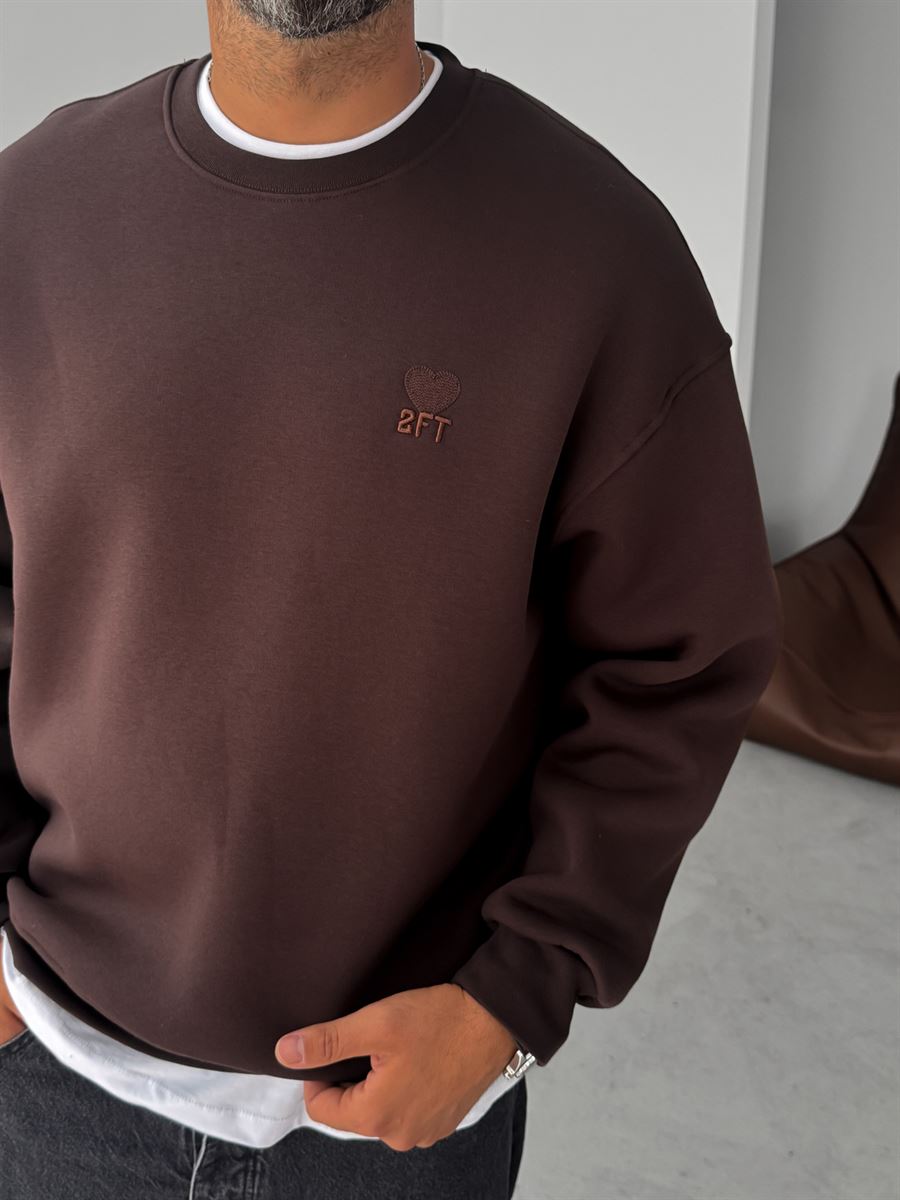 Heart Embroidered Basic Oversize Sweatshirt